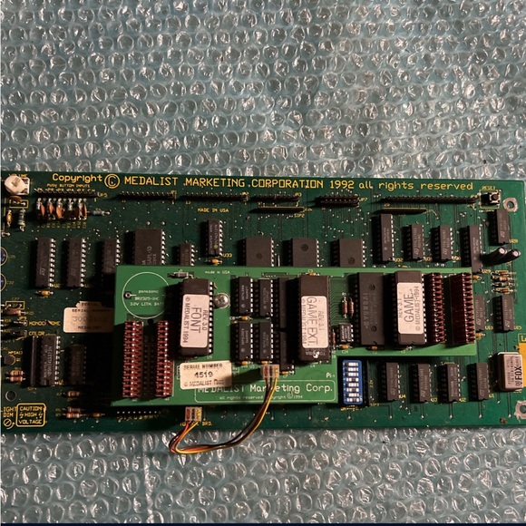Medalist Marketing Corporation 1992 Arcade Game PCB Board C4A - Picture 2 of 3